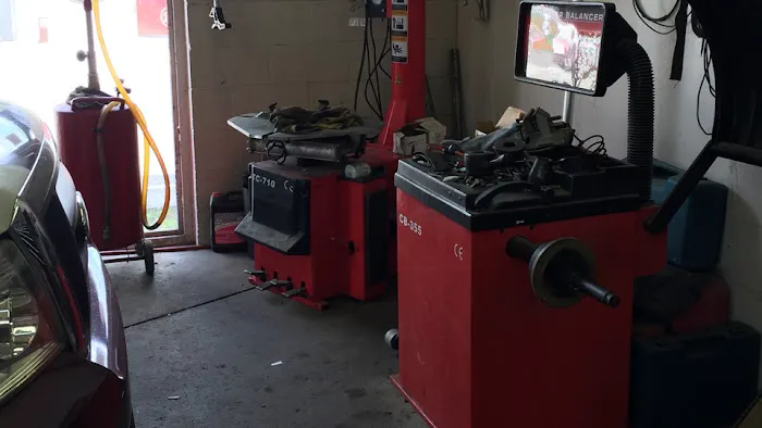 Universal Auto Service 5