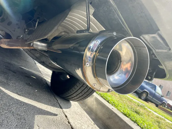 D & M Tires & Mufflers 2