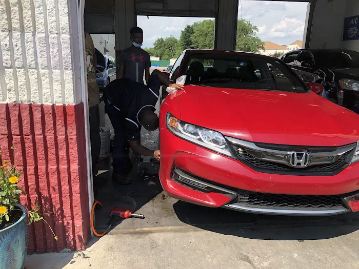 LUZ INSTANT OIL CHANGE & BRAKES 7