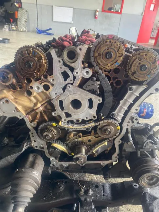 Q AUTO SERVICES 6