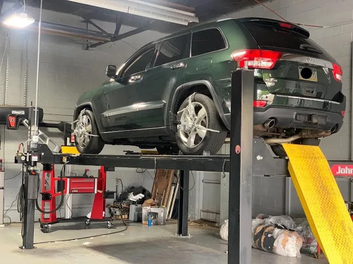 Q AUTO SERVICES 8