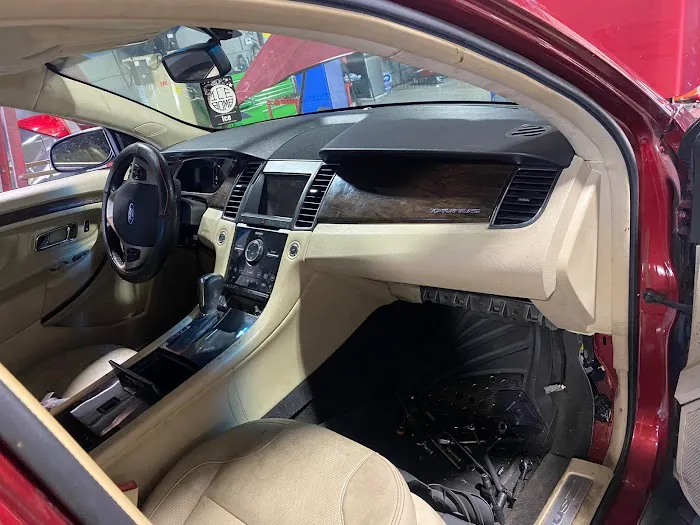 Q AUTO SERVICES 5