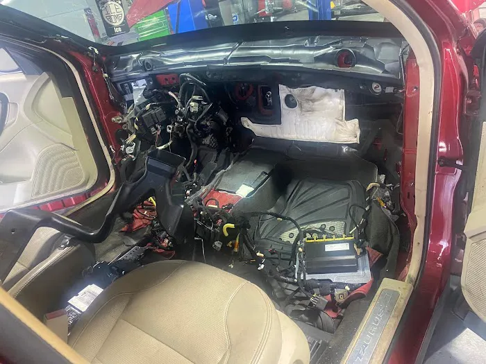 Q AUTO SERVICES 3