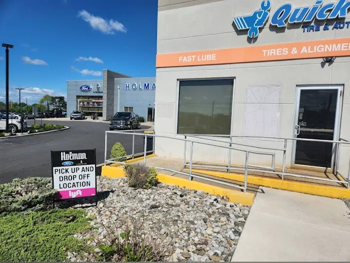Service Center at Holman INFINITI 2