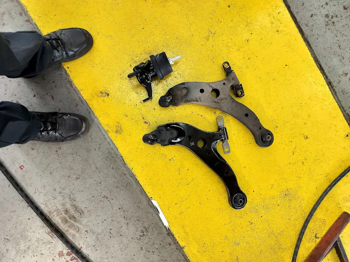 Hi-Tech Auto Repair & Maintenance Center 8