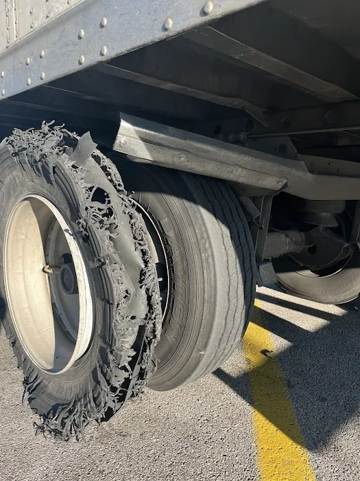HFS Mobile Truck and Tire Repair 3