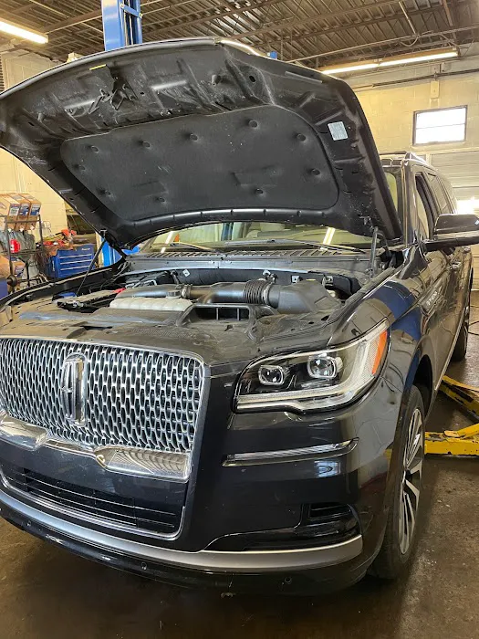 Bill's Auto & Towing Service 9