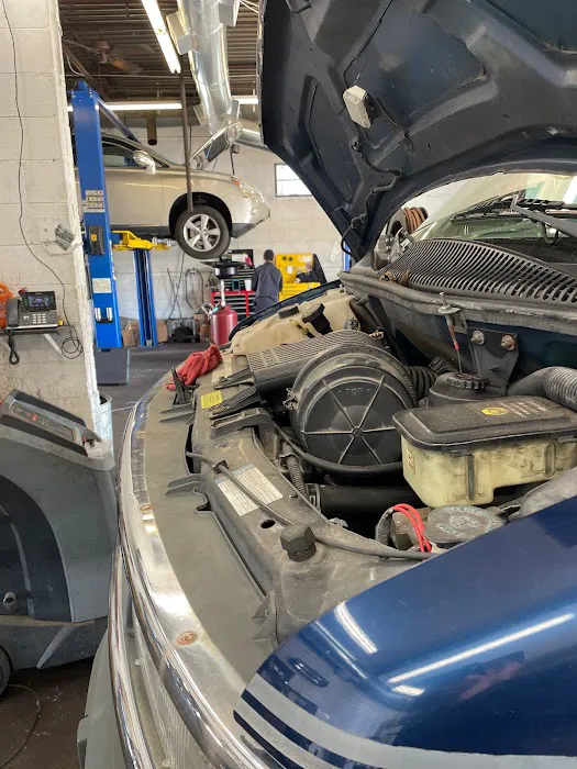 Bill's Auto & Towing Service 8