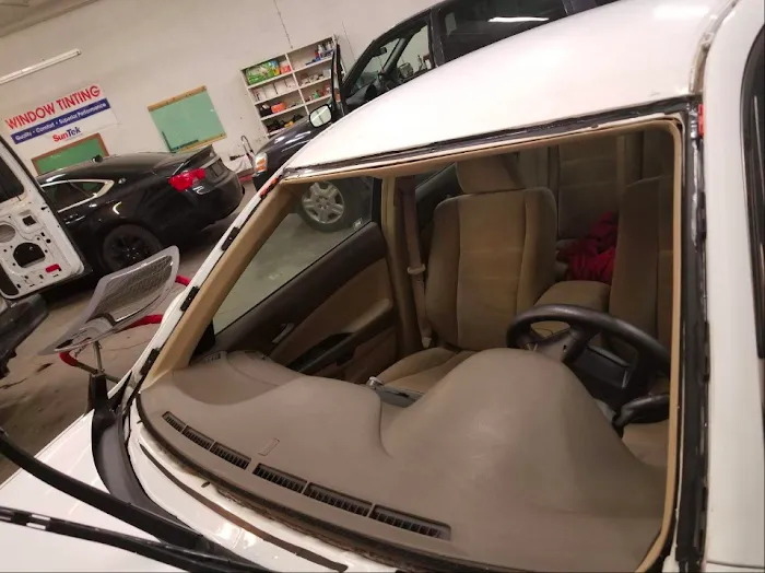 Auto Glass Discounters 9