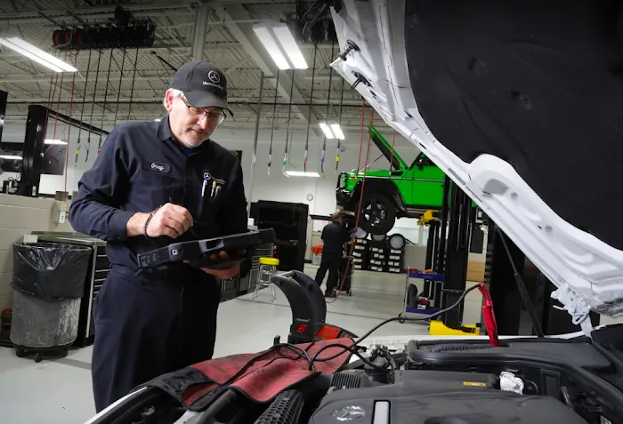 Mercedes-Benz Service 9