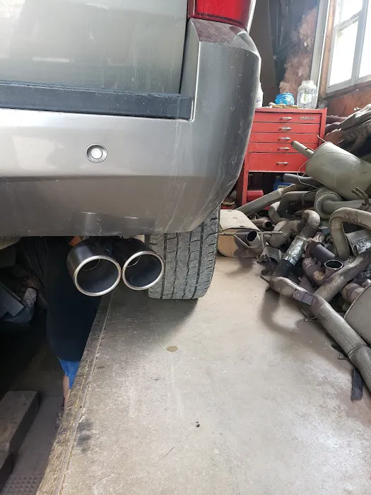 Lee Muffler and Exhaust 6