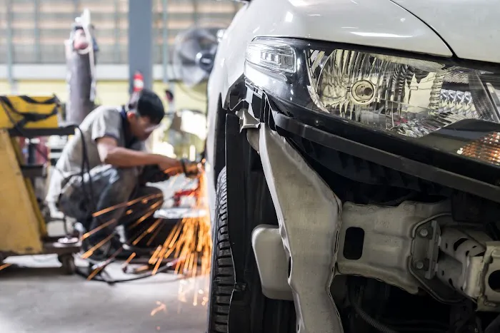 Harry Green Collision Center 0