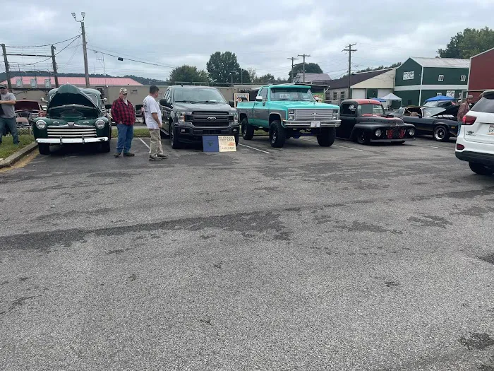 Fast Eddy's Tire and Paint 5