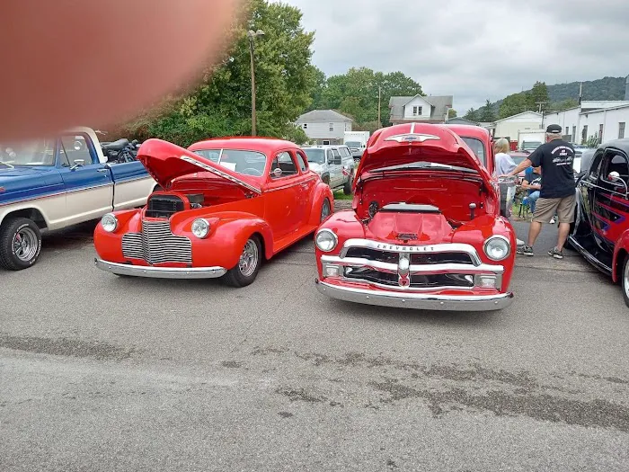 Fast Eddy's Tire and Paint 7