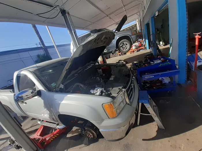 Manuel's Auto Repair 4