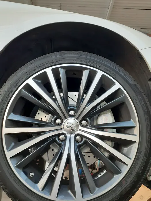 Manuel's Auto Repair 9