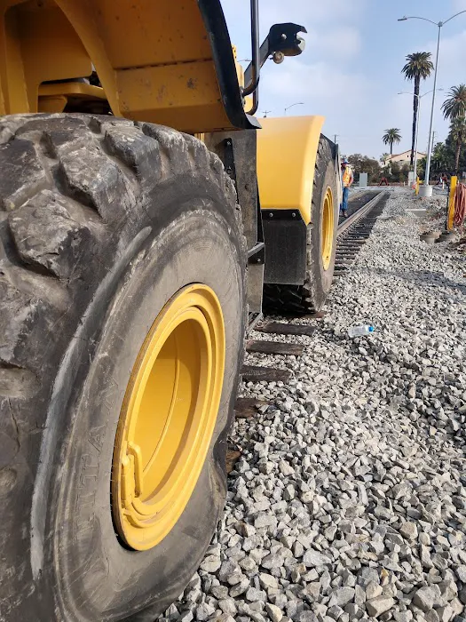 BORDER TIRE 8