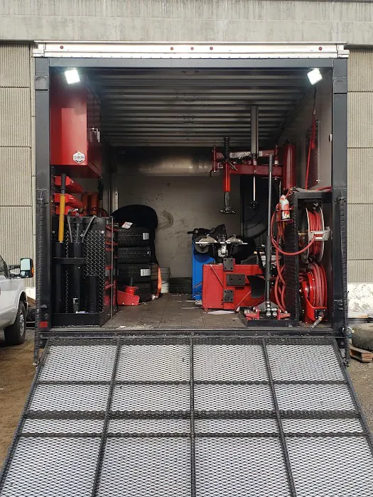 BORDER TIRE 9
