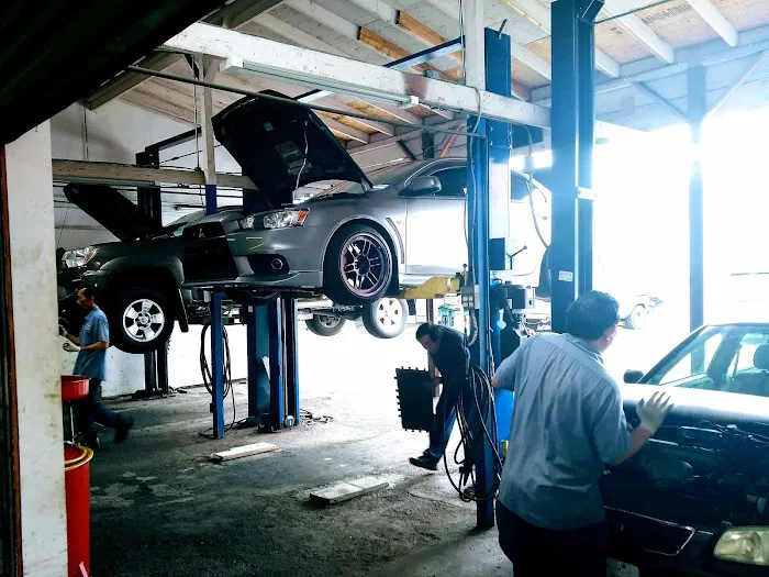 Huy's Auto Repair 0