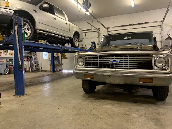 Drake’s Garage 1