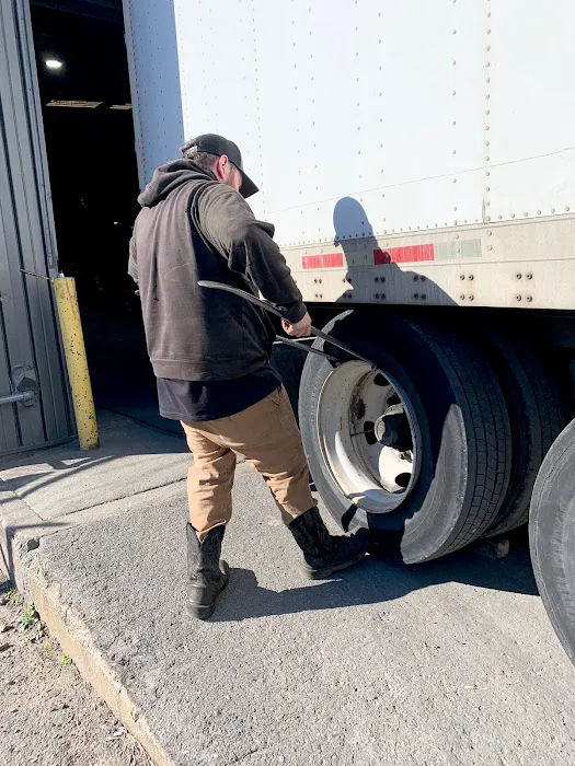 Service Tire - Truck Tire & Alignment Experts! 1