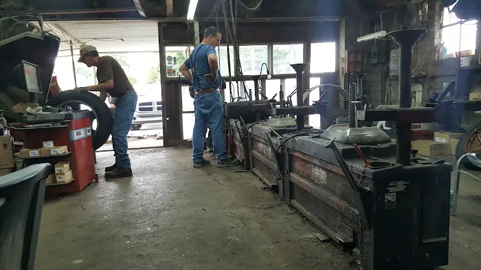 Barton's Tire Services 2