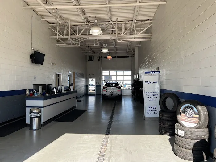 Auffenberg Hyundai Service Center 5