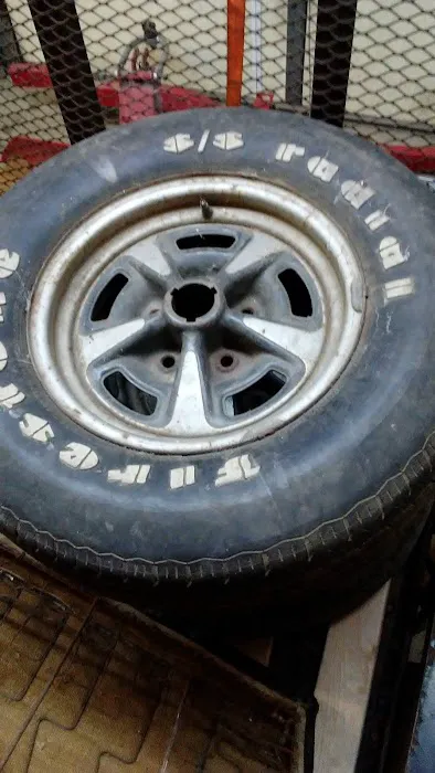 B & B Auto Trim Shop 4