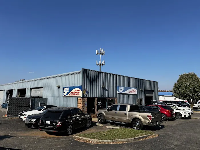 Maaco Auto Body Shop & Painting 9