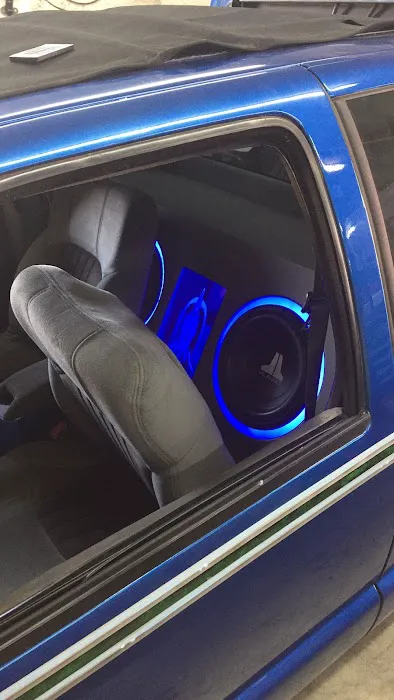 Freeman's Car Stereo 6