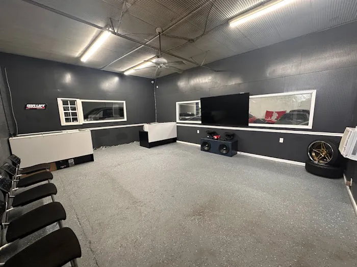 Luxurius Auto Boutique, LLC 8