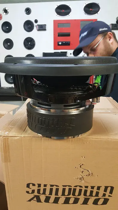 R&H Sounds car audio and equipment 2