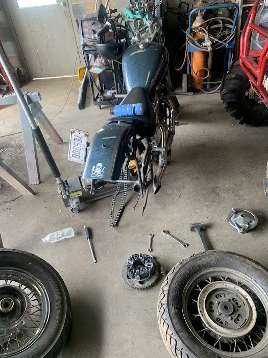 Nixon's Automotive and fabrication 0