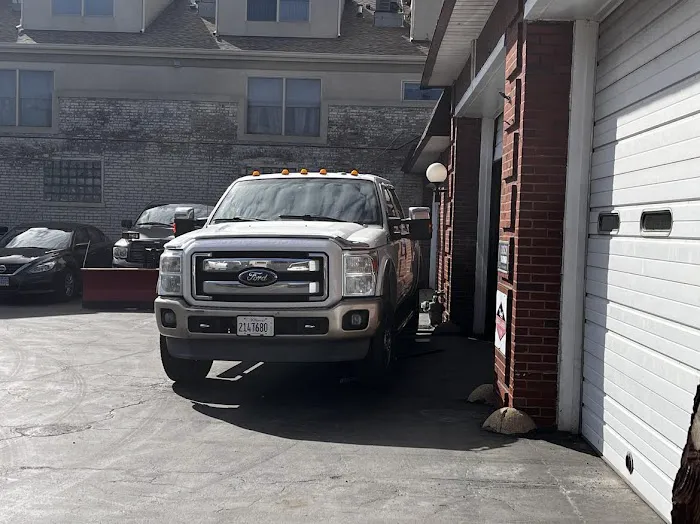 Jeff's Auto Garage 0