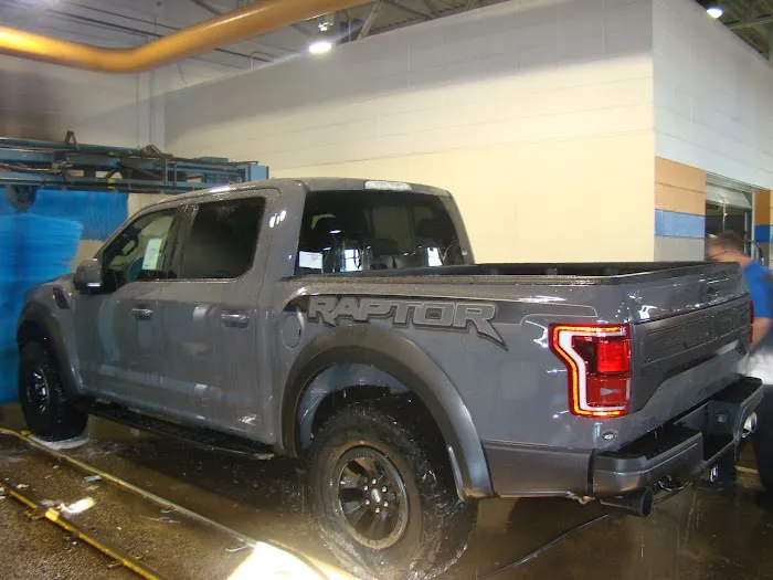 Quick Lane at Zeigler Ford of North Riverside 6