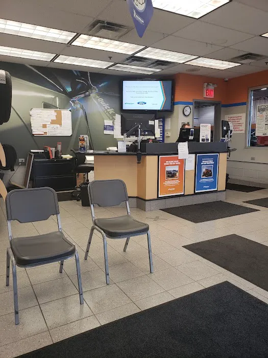 Quick Lane at Zeigler Ford of North Riverside 2