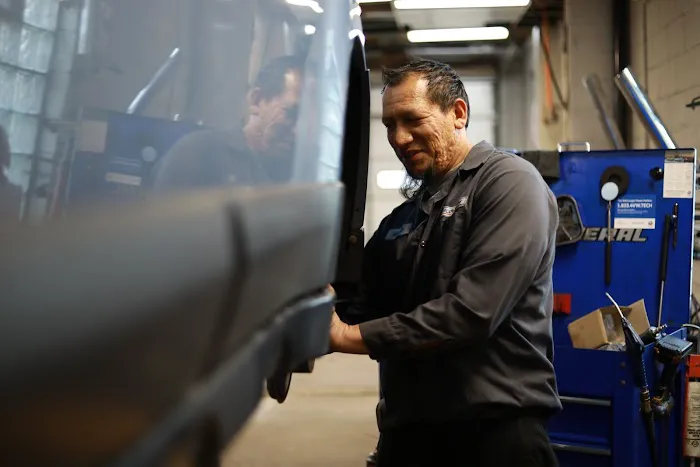 Peluco's Garage 0