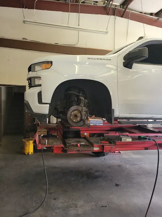 Akamai Automotive Mechanic Shop 8