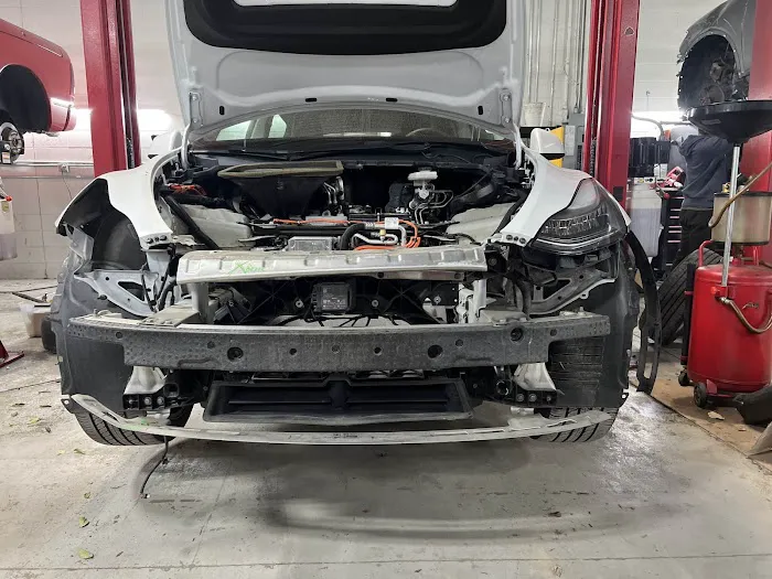 M Work Auto Body Toledo 9