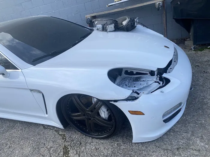 Da Vinci Collision & Customs 3