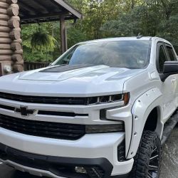 J & V Visions Collision Center ico
