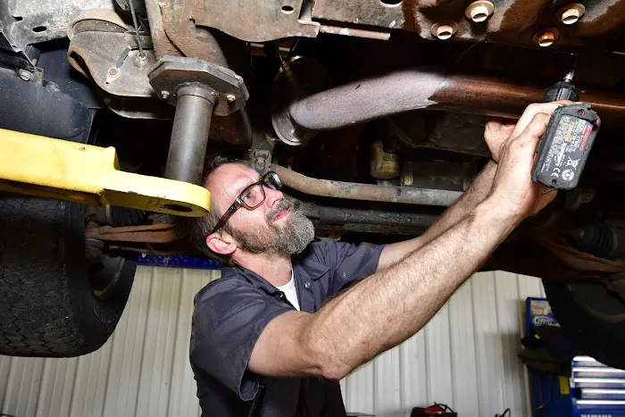 Hunts Family Automotive 3