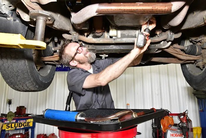 Hunts Family Automotive 9