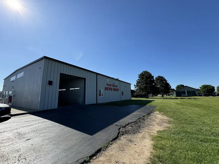 Brad Gray's Auto Body LLC 4
