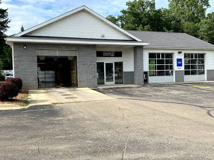 Conrad's Quick Lube, Car Wash, and Service Shop 4
