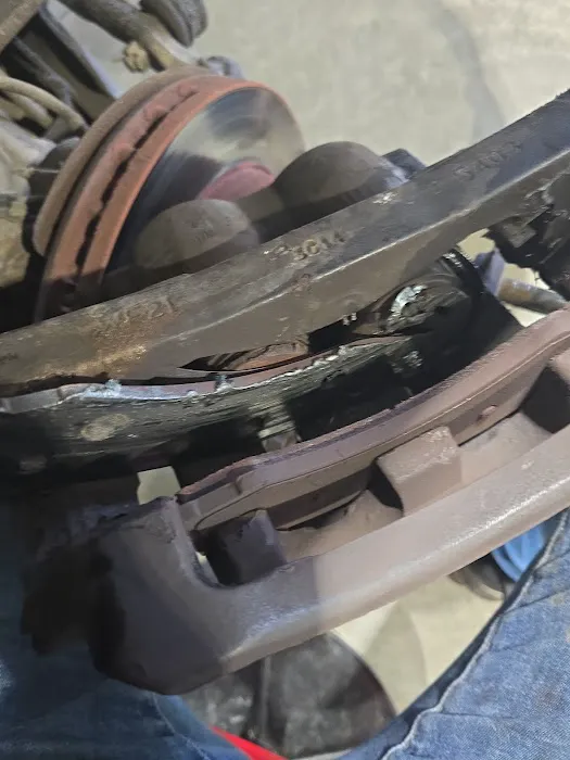 B&T Auto Farm & Fleet Repair 4