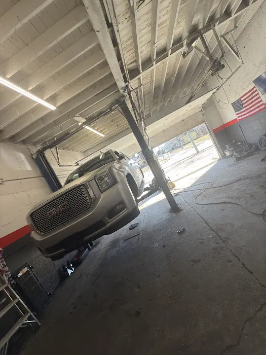 In-N-Out Tires and Auto 7
