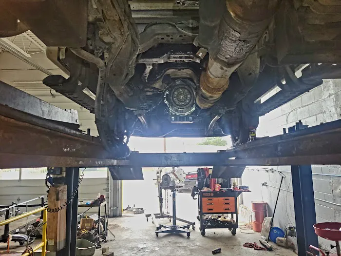 Motorcity Truck and Fleet Repair 3