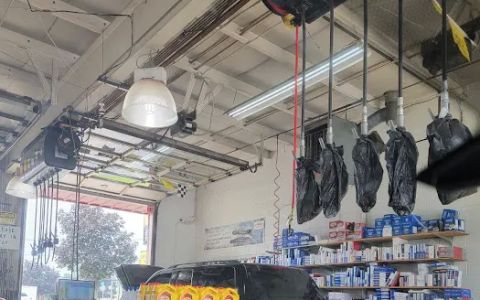 Friendly Quick Lube Oil Change