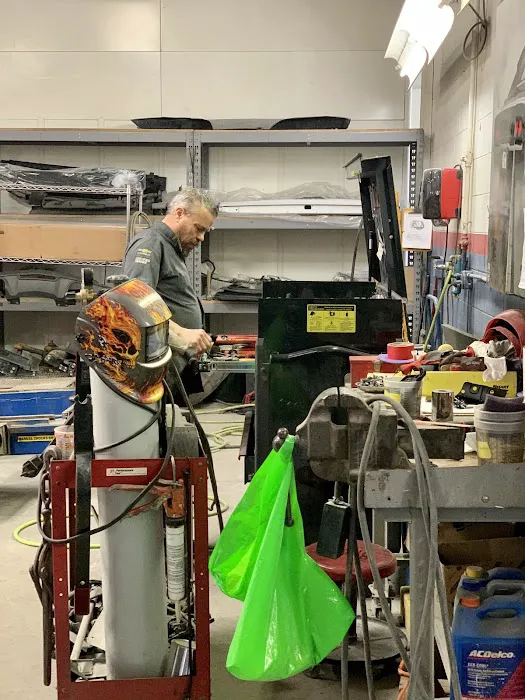 Wally Edgar Collision Center 4